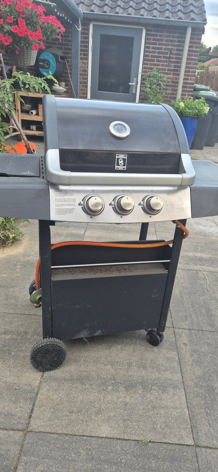 Garden Grill Gasbarbecue met zijbrander, Ophalen, Gebruikt, Garden Grill