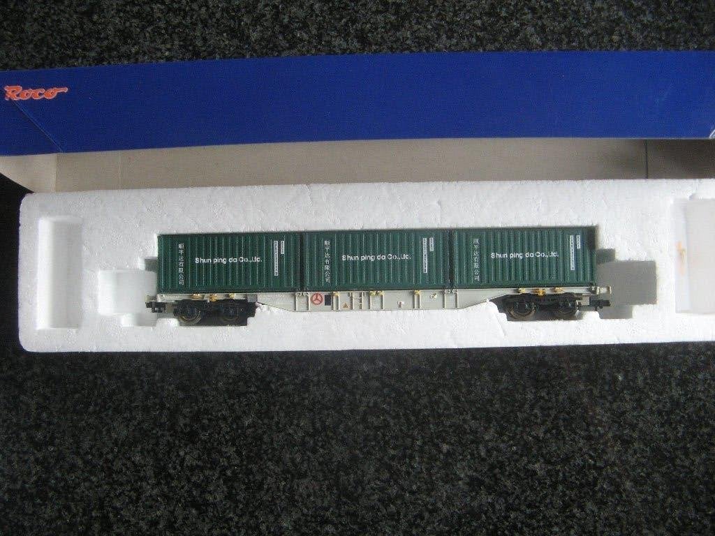 Roco 67825: DB-AG 4-assge containerdraagwagen m. containers, Gelijkstroom, Wagon, Ophalen of Verzenden, Zo goed als nieuw