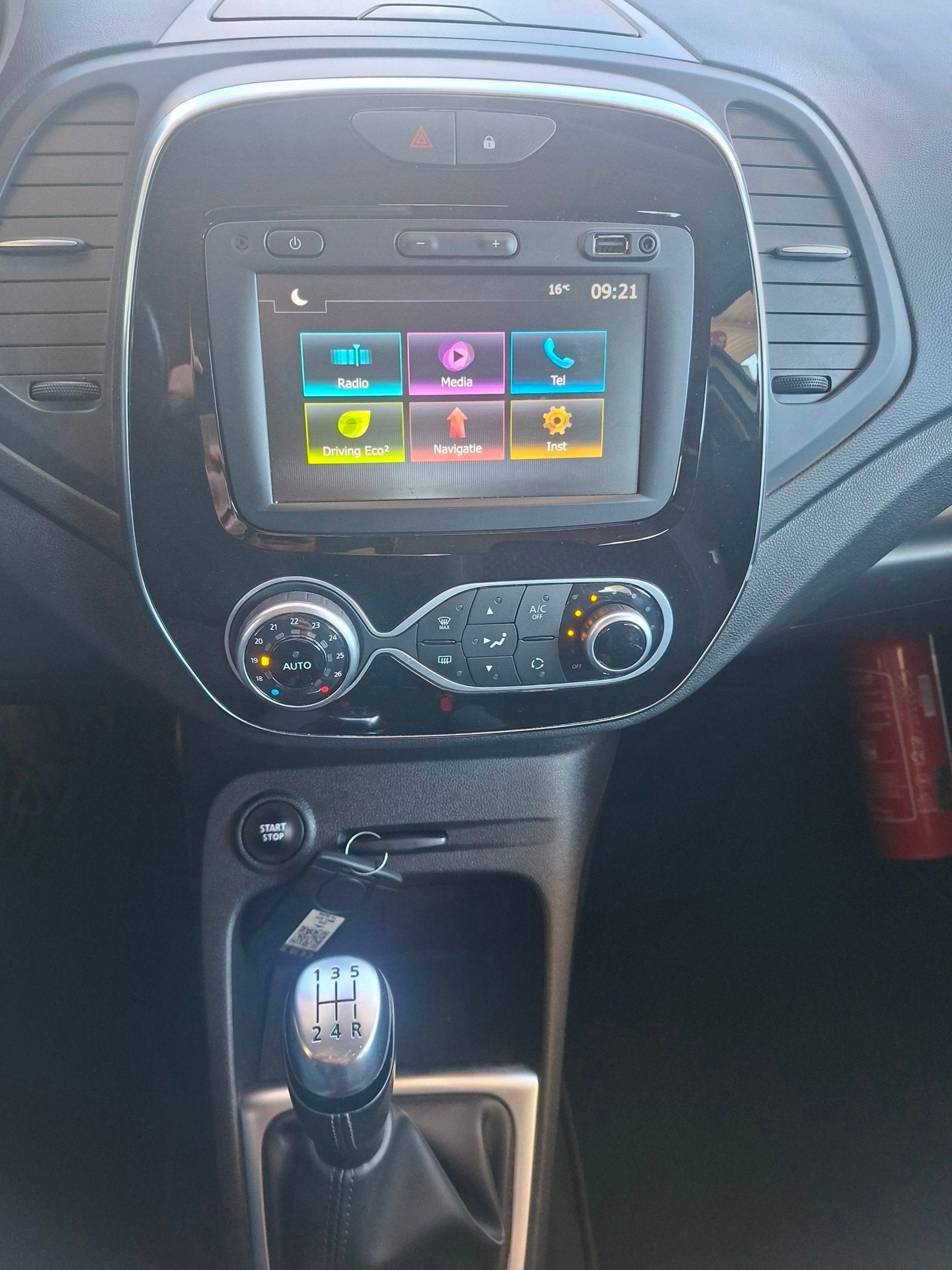 Foto 6 van Renault CAPTUR 0.9 TCe Life Navigatie Clima Xenon Isofix