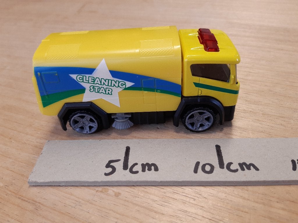 Veegwagen Cleaning Star Geel 12 cm Prachtstaat, Kinderen en Baby's, Ophalen of Verzenden, Zo goed als nieuw