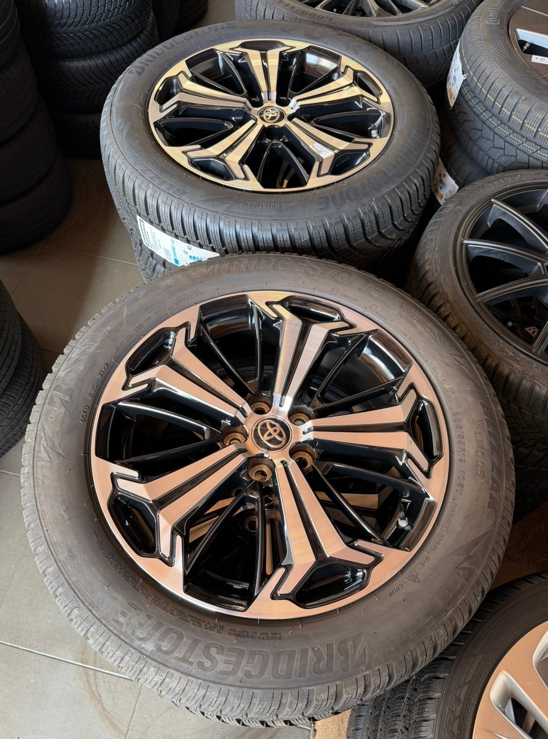 NIEUWE & demo 19” Toyota Rav4 velgen sets met winterbanden, Auto-onderdelen, 19 inch, Banden en Velgen, Nieuw, 235 mm