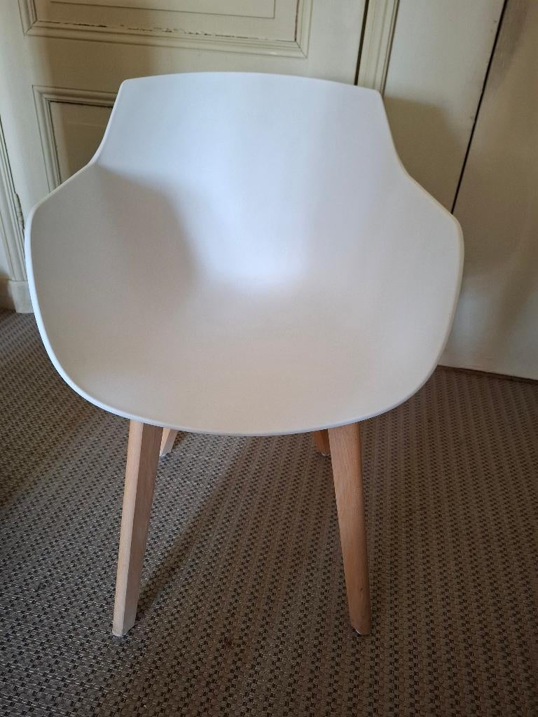 8 mooie witte kunsstof houtlook kuipstoelen te koop, Huis en Inrichting, Stoelen, Ophalen, Kunststof, Kuipstoel wit houtlook, Wit