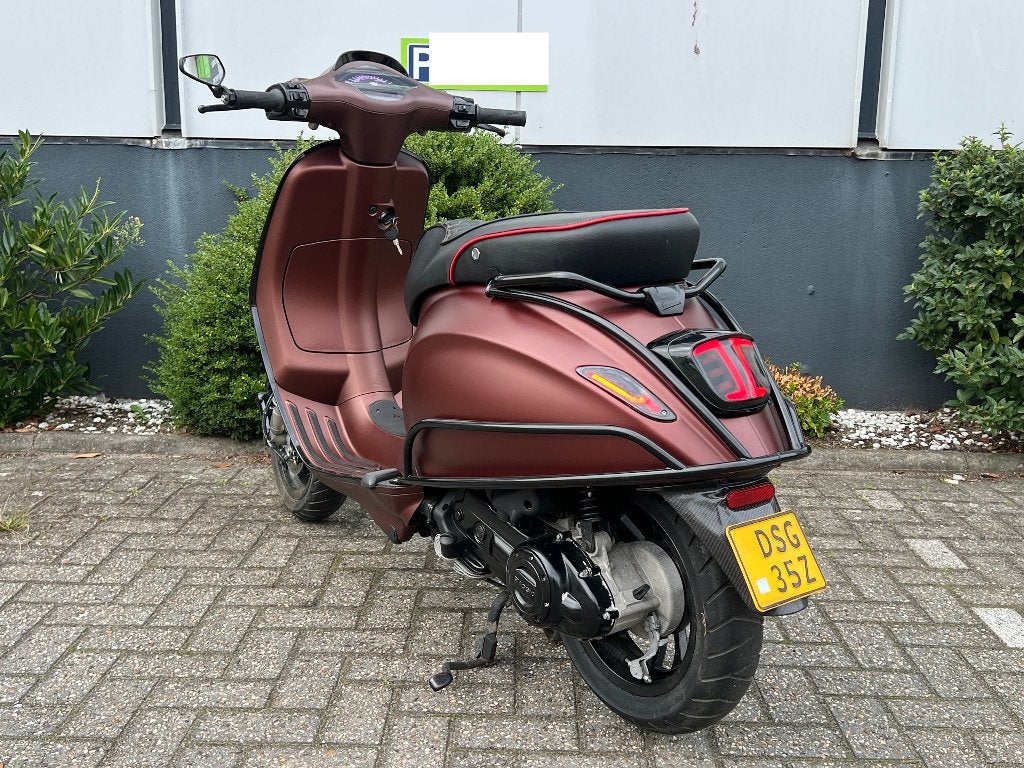 Vespa Sprint/Primavera 4T 3V Indo Carbon Edition, Ophalen, Gebruikt, Overige modellen, Maximaal 45 km/u