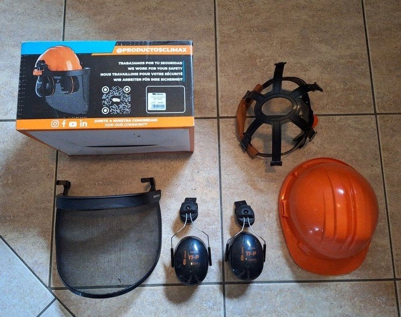 Te koop: Een CLIMAX bosbouw helm set met gelaatscherm, Ophalen of Verzenden, Met vizier, Nieuw