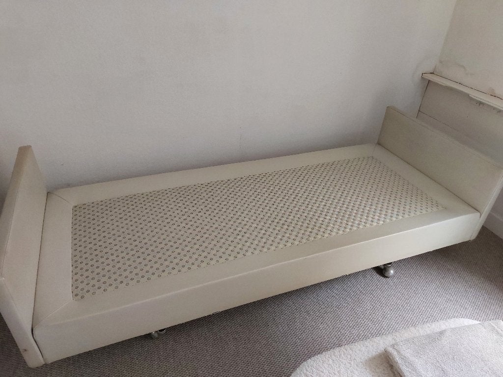 Bed eenpersoons op wieltjes, Ophalen, Gebruikt, Eenpersoons, 80 cm