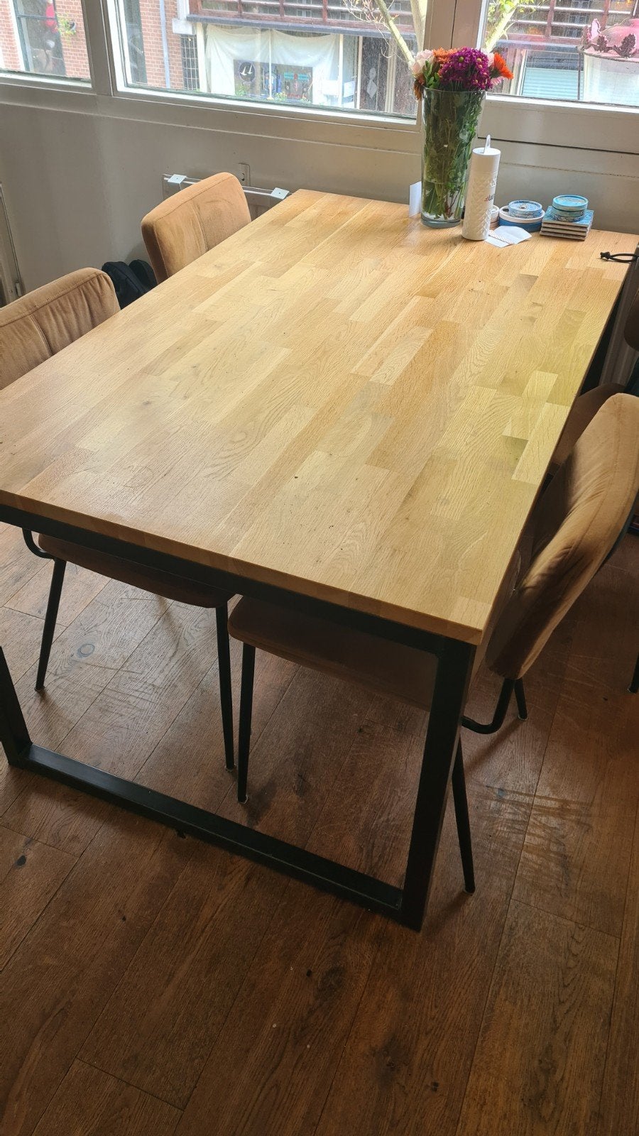 Eikenhouten eettafel met metalen onderstel 4 personen 150x90, Ophalen, Gebruikt, 100 tot 150 cm, 50 tot 100 cm