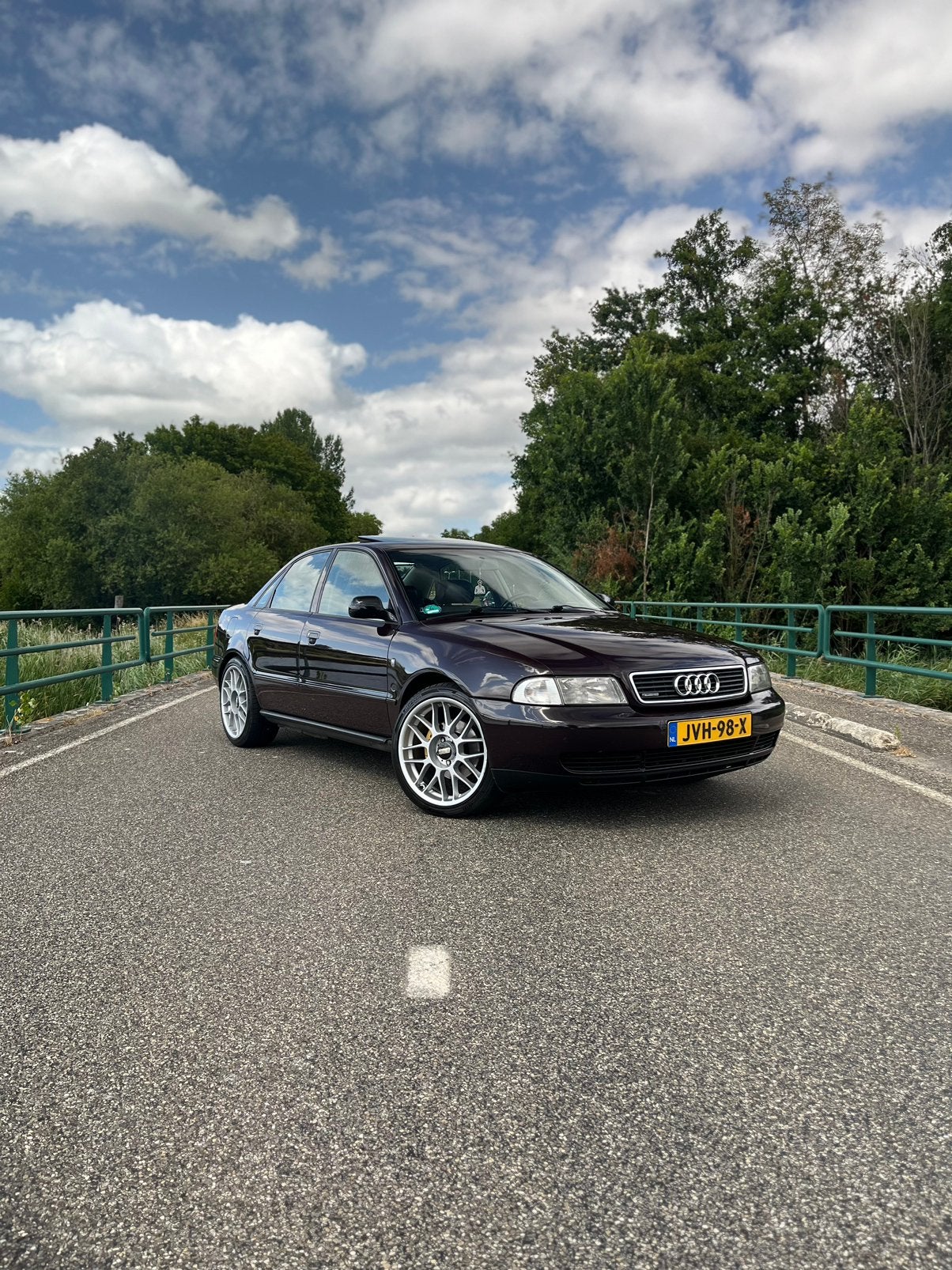 Audi a4 (b5) 1,8turbo Quattro 1996 handgeschakeld, Auto's, 1450 kg, 1300 kg, Zwart, 700 kg