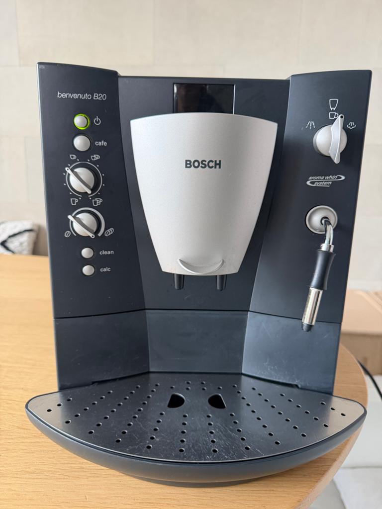 Bosch Benvenuto B20 Koffiemachine - Volautomatisch, Witgoed en Apparatuur, Koffiezetapparaten, Afneembaar waterreservoir, Gebruikt