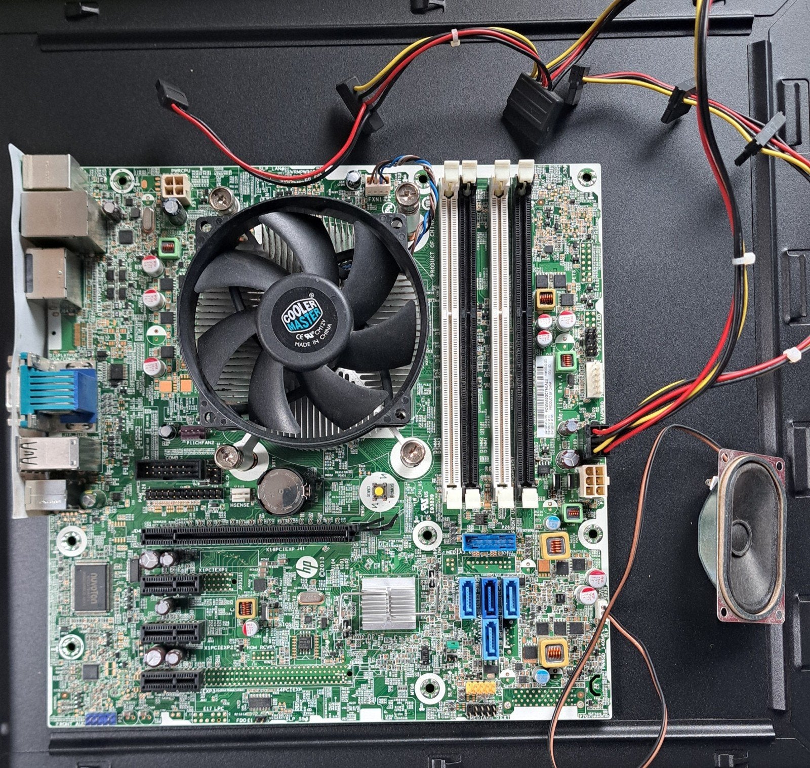 HP Moederbord met Intel i5 4570 CPU en Cooler Master koeler, Computers en Software, Gebruikt, DDR3, Ophalen of Verzenden, Micro-ATX