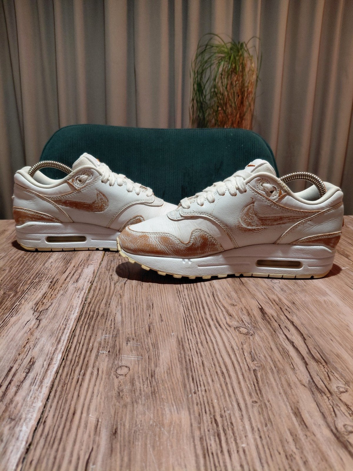 Nike Air Max 1 'Yours - Fading Paint' Size 37,5, Wit, Nike, Ophalen of Verzenden, Sneakers of Gympen