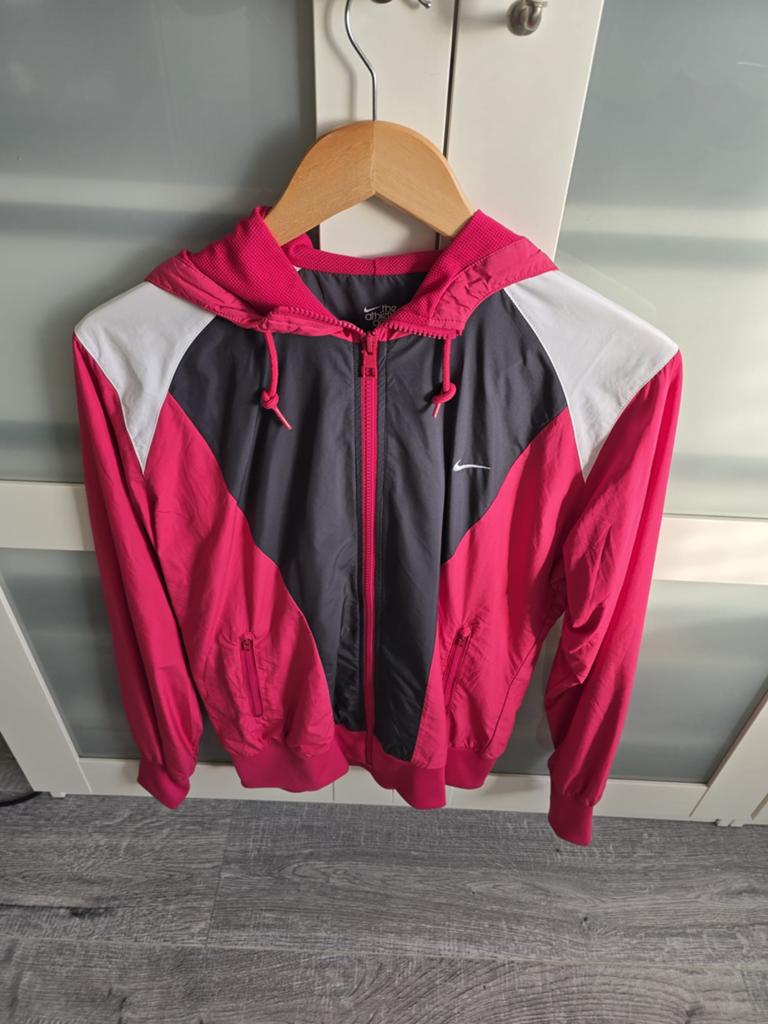 Nike windjack roze/zwart/wit - maat L, Kleding | Dames, Sportkleding, Zo goed als nieuw, Hardlopen of Fietsen, Maat 42/44 (L)