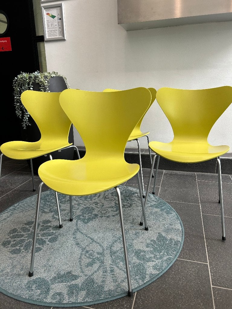 4  Fritz Hansen 3107 vlinder stoel chairs 910 Lime groen, Ophalen, Gebruikt, Overige kleuren, Nvt