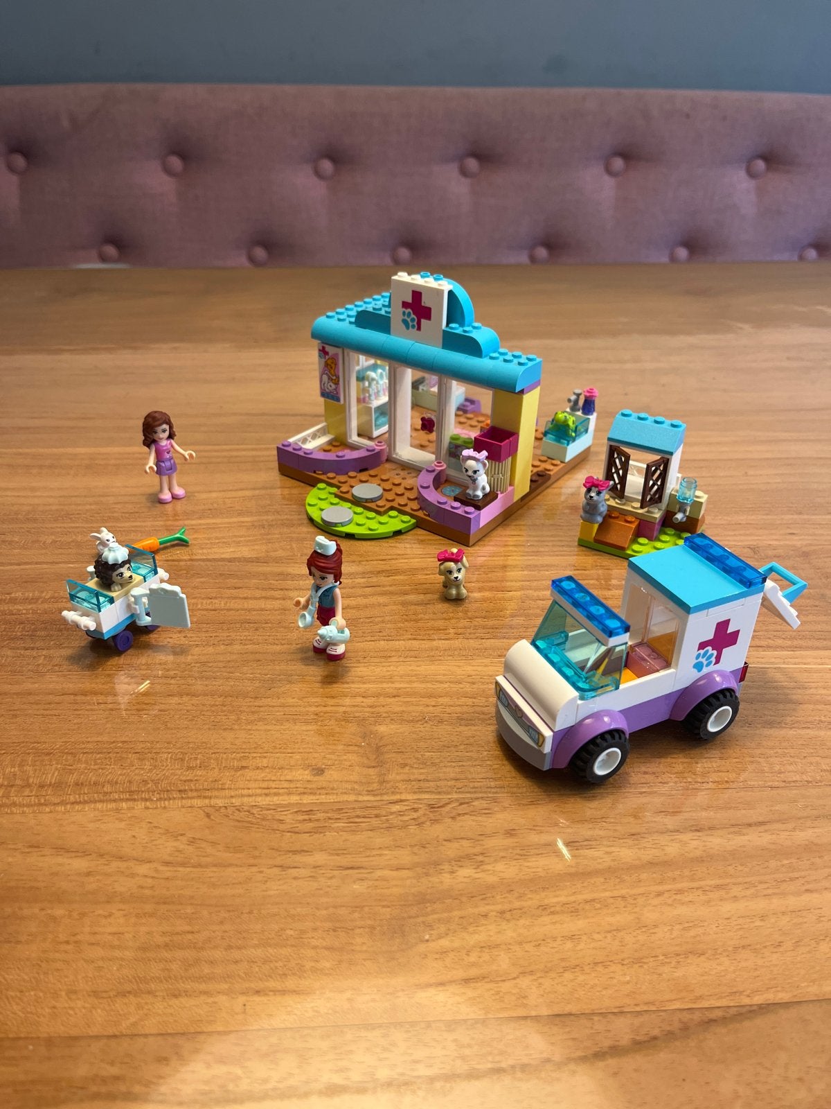 Lego Friends Juniors Dierenkliniek 10728, Lego, Friends, Ophalen of Verzenden, Zo goed als nieuw