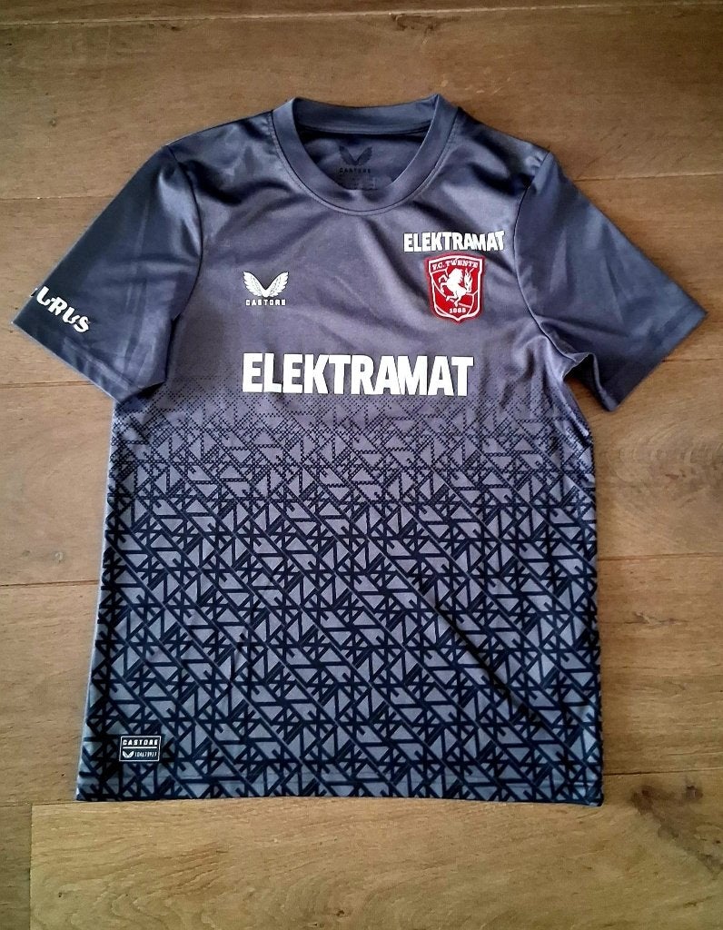 Fc Twente keeper castore voetbalshirt maat 164, Kleding | Heren, Sportkleding, Castore, Zwart, Ophalen of Verzenden, Zo goed als nieuw