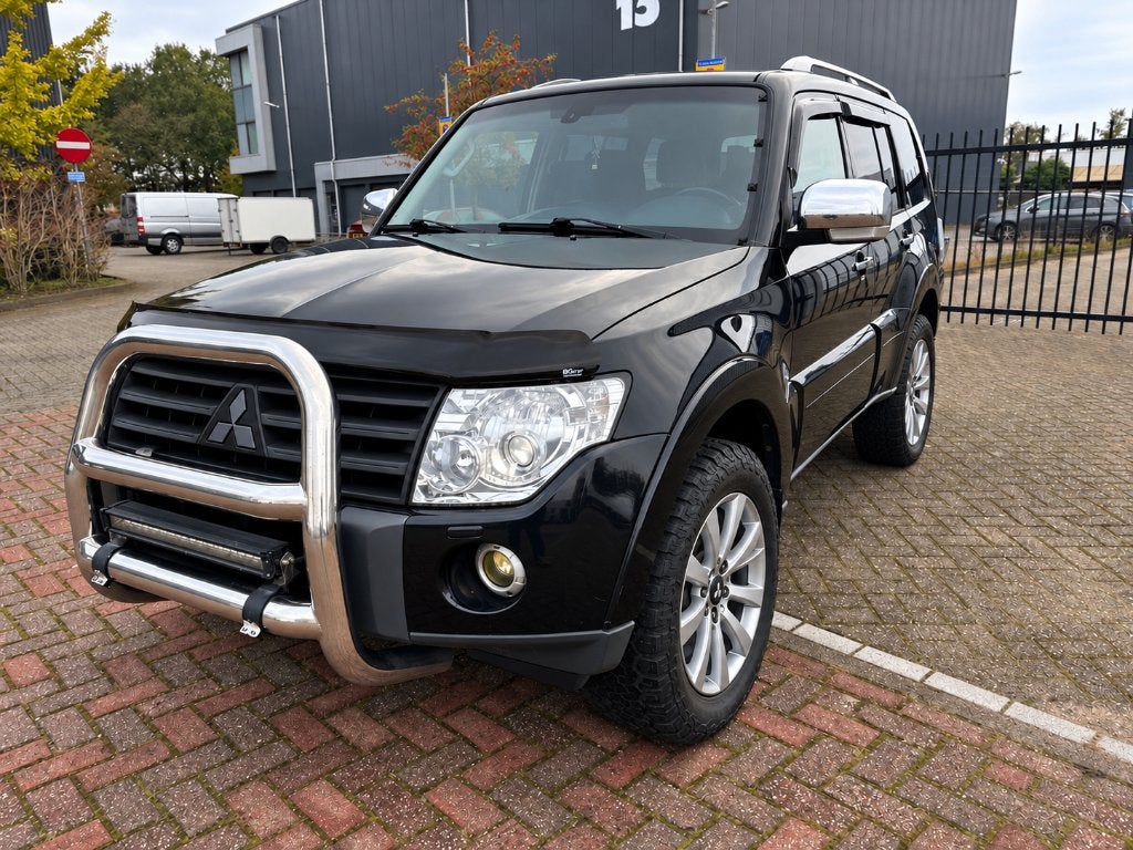 Mitsubishi Pajero 3.8 V6 MIVEC | 4x4 | nette staat, Auto's, Automaat, Zwart, Xenon verlichting, Zwart