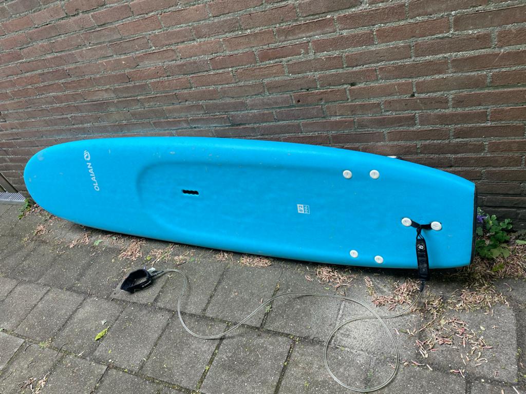 Olaian 8'2" 100L Softtop Surfboard inclusief boardbag, Overige typen, Zo goed als nieuw, Minder dan 60 watt, Ophalen