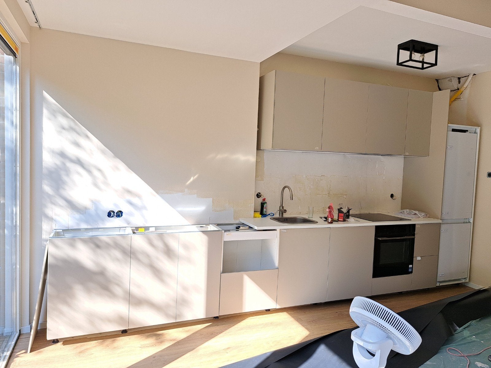 Ikea spoelbak en wit keukenblad met passende uitsparing, Ophalen, Gebruikt, 150 tot 200 cm, 25 tot 50 cm