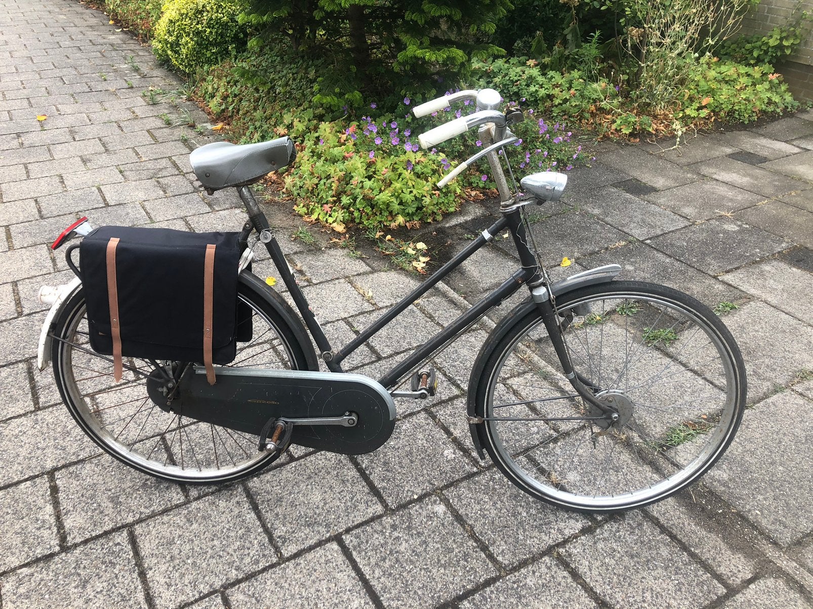 t.k gazelle damesfiets met 26 ince wielen, Fietsen en Brommers, Fietsen | Oldtimers, 51 tot 55 cm, Ophalen of Verzenden, Trommelrem