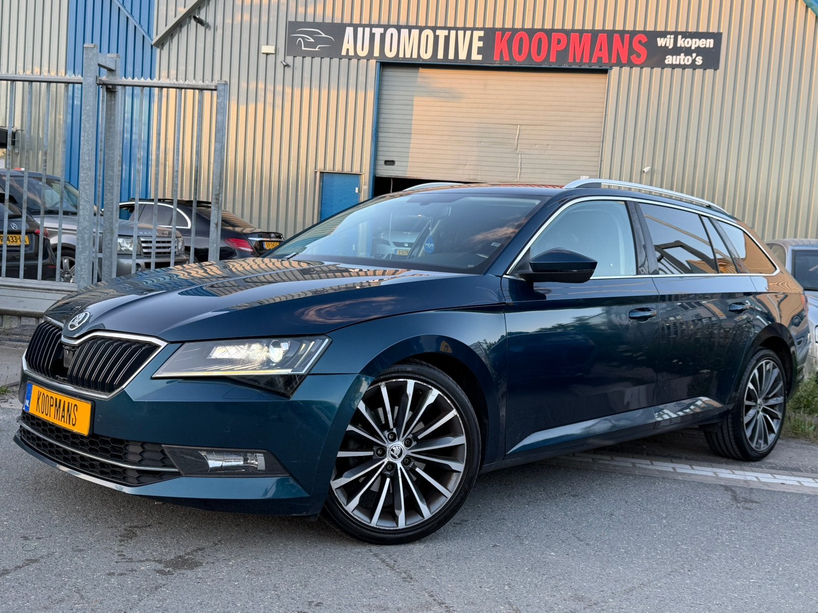 Skoda Superb 1.6TDI 88KW Combi Dsg-7 2017 LED/NAVI/EURO6/VOL, Auto's, Skoda, Bedrijf, Superb, 360° camera, 4x4, Aangepast voor mindervaliden