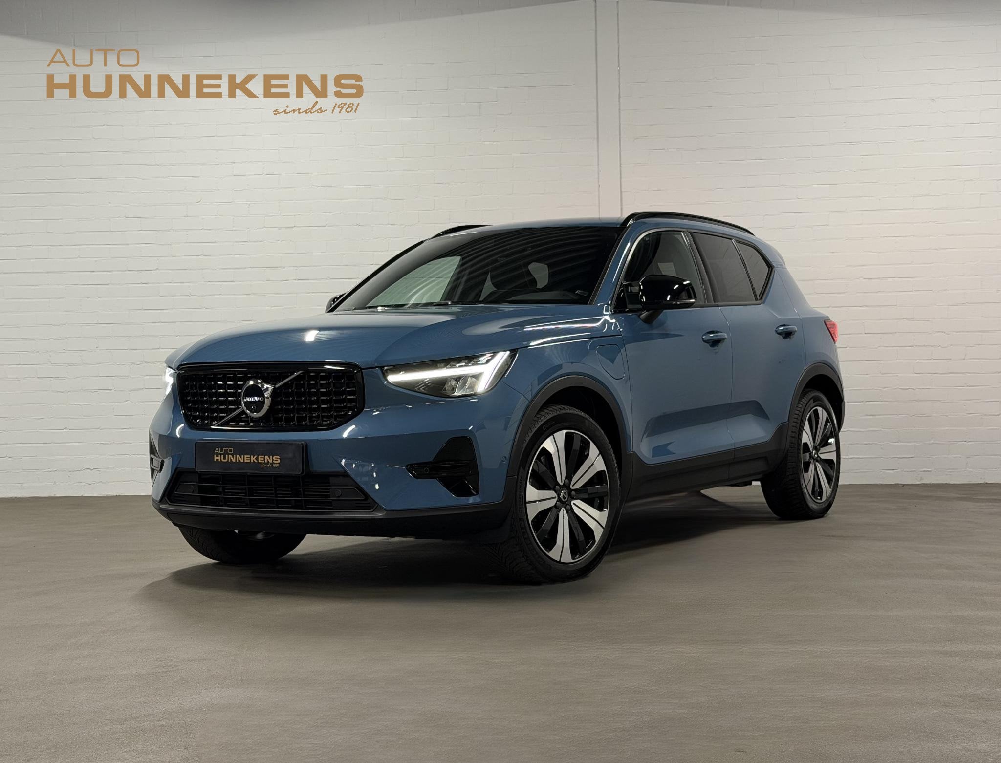 Volvo XC40 1.5 T5 Plug-in hybrid Plus Dark Trekhaak | Adapt., 12 maanden, Euro 6, 1712 kg, Blauw
