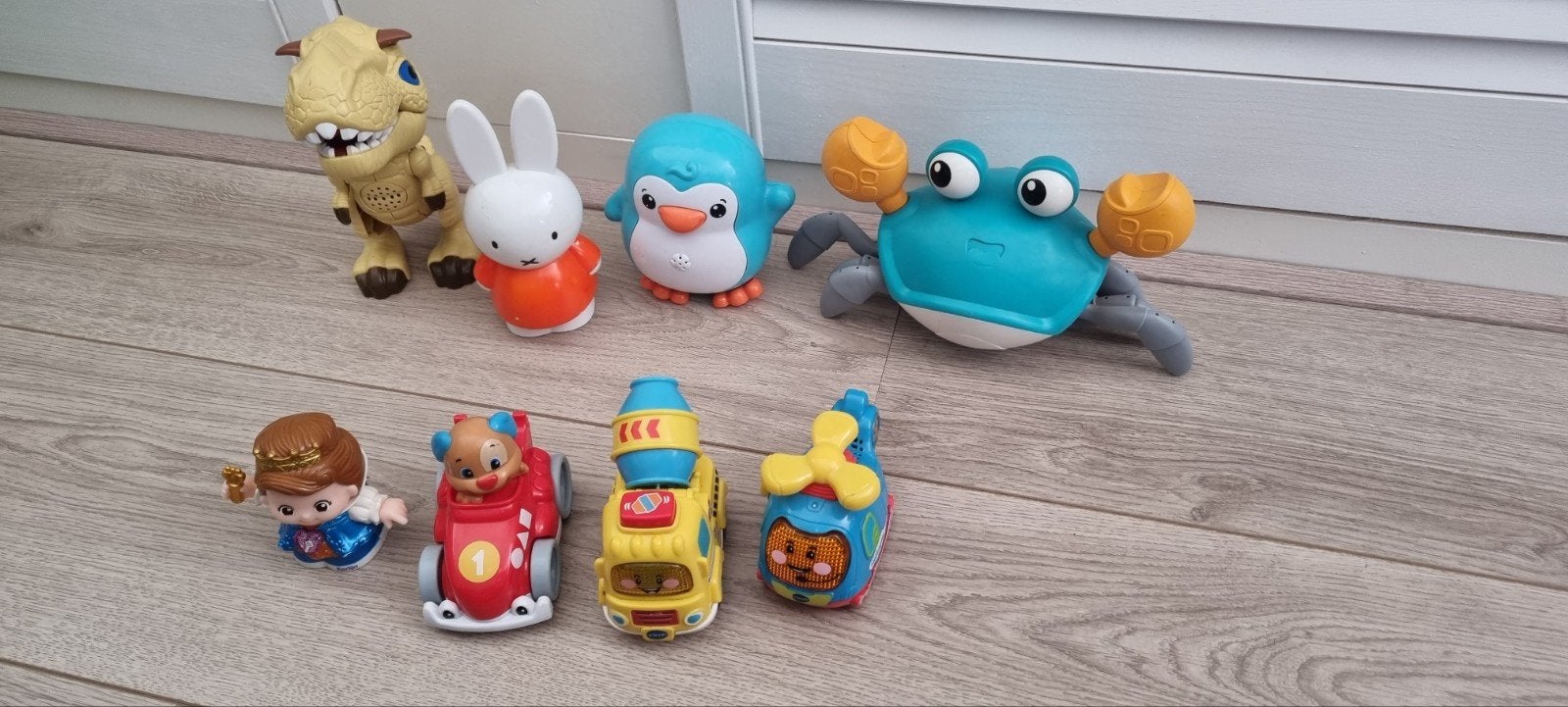 Dreumes speelgoed: Nijntje, VTech auto's, badspeelgoed, Ophalen of Verzenden, Gebruikt