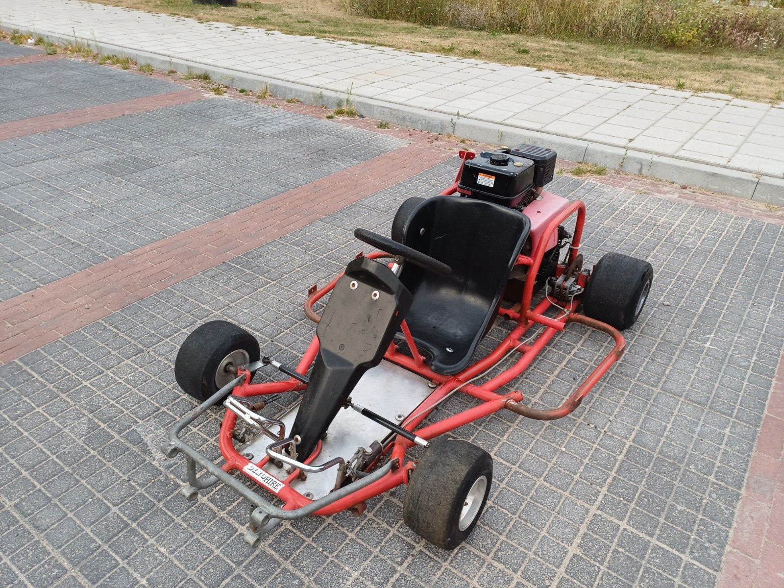 Dino Hire Benzine Kart - Automaat, Sport en Fitness, Karting, Ophalen, Gebruikt, Kart