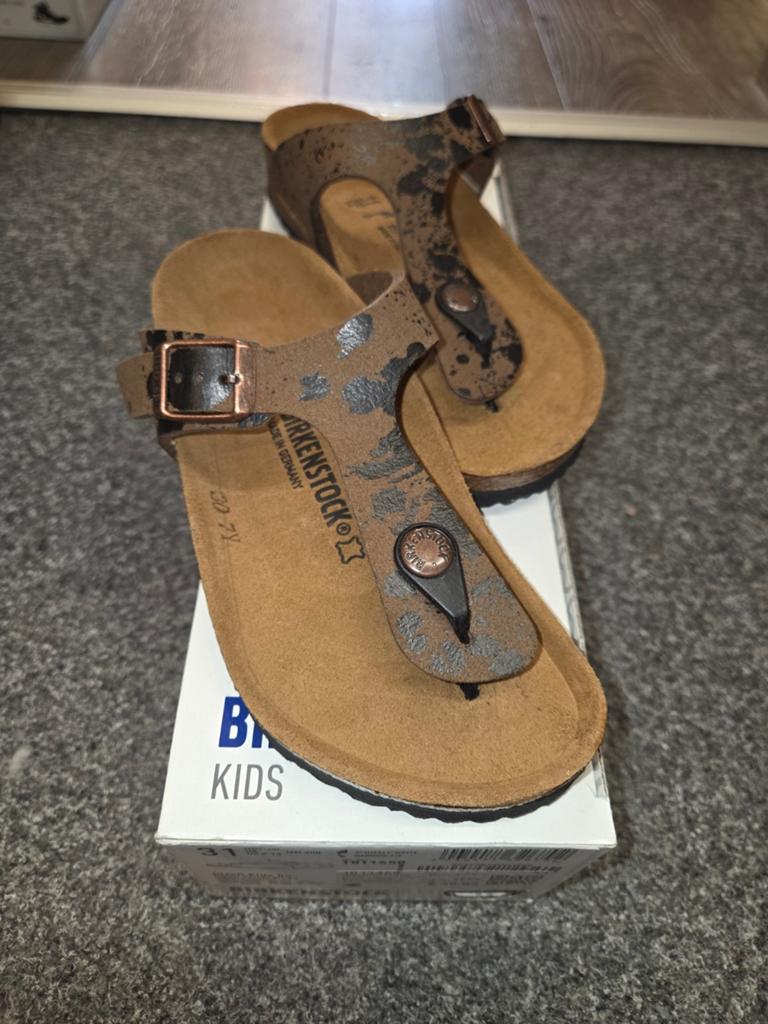 Nieuwe slipper van Birkenstock model Gizeh maat 31., Schoentjes, Nieuw, Ophalen of Verzenden, Jongetje