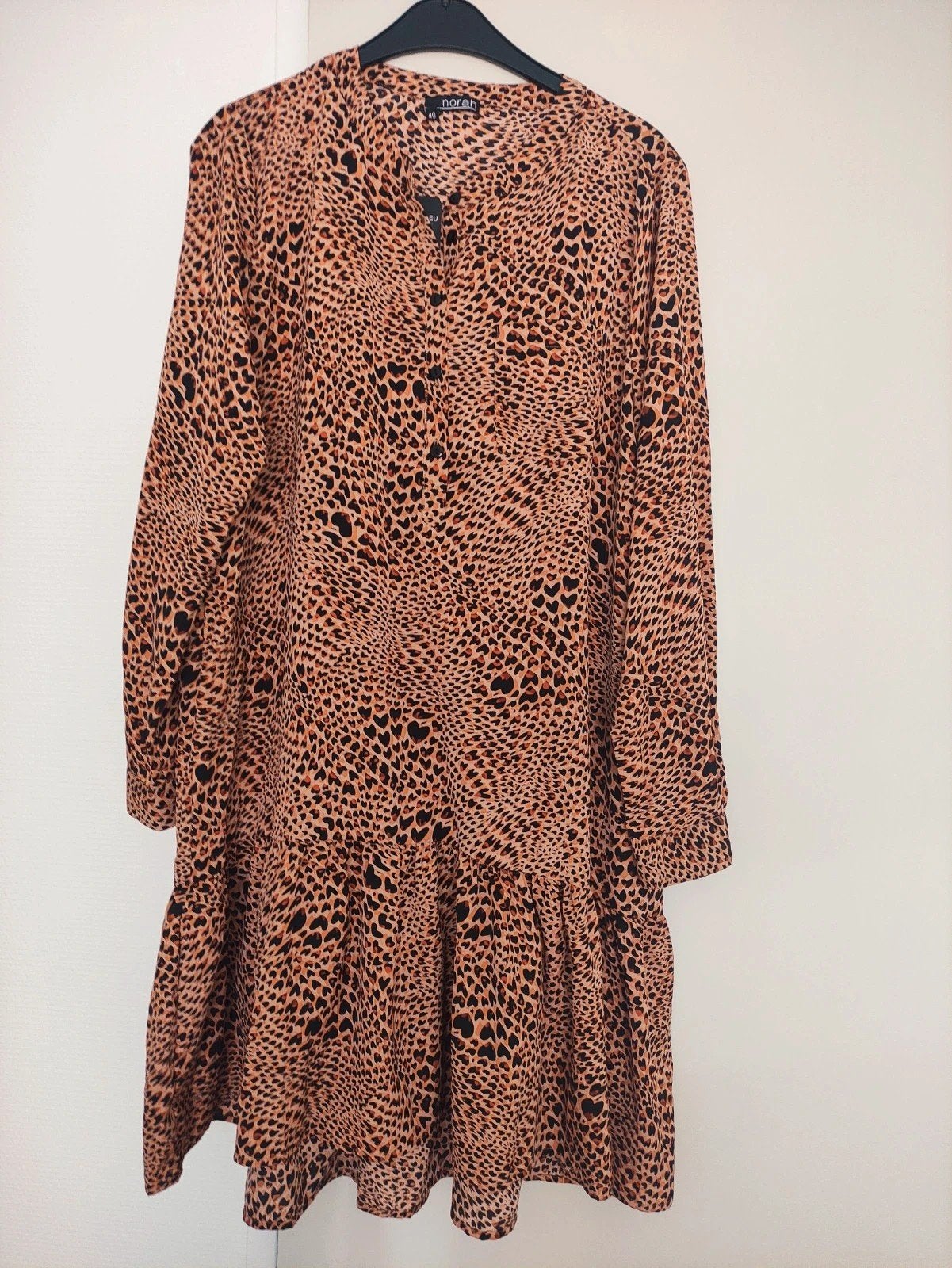 Norah Jurk met Luipaardprint - Maat 40, Kleding | Dames, Jurken, Maat 38/40 (M), Meerkleurig, Nieuw, Ophalen of Verzenden