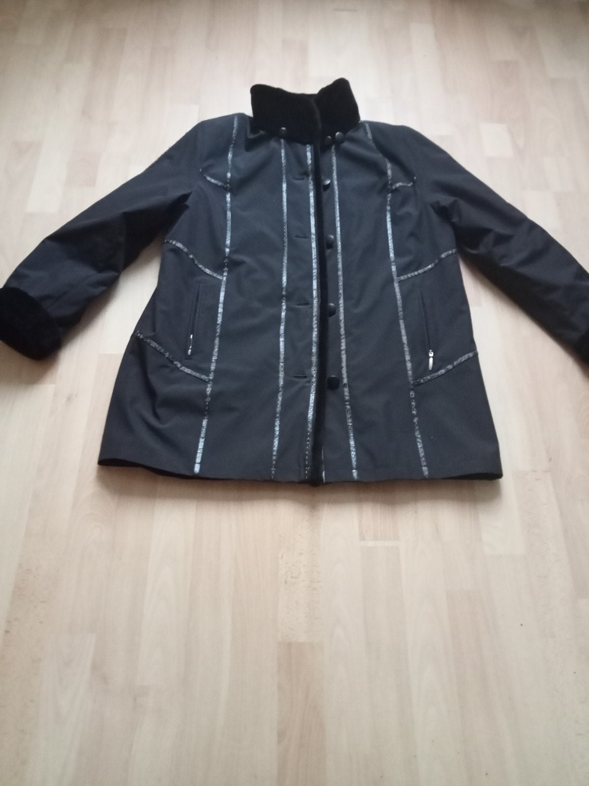 Baronia Zwarte Jas met Bontkraag en Details, Ophalen, Zwart, Maat 42/44 (L), Baronia