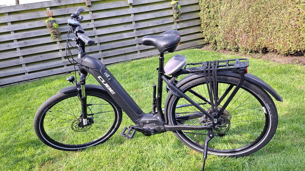 Cube Touring Hybrid uit 2022, Fietsen en Brommers, Ophalen, Zo goed als nieuw, 51 tot 55 cm, Cube