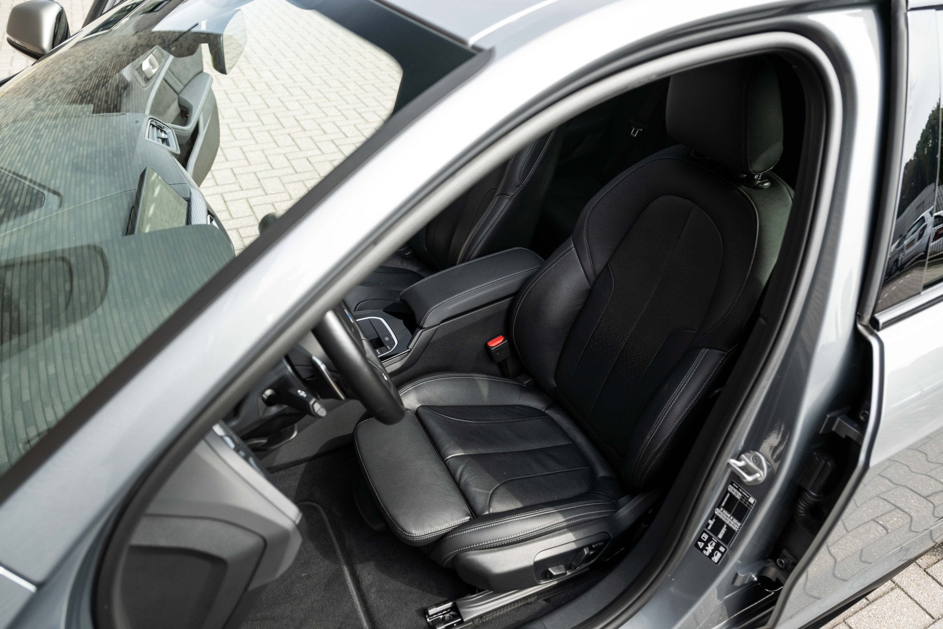 Foto 19 van BMW 1-serie M135i xDrive | Live Cockpit | Panorama | Leder |