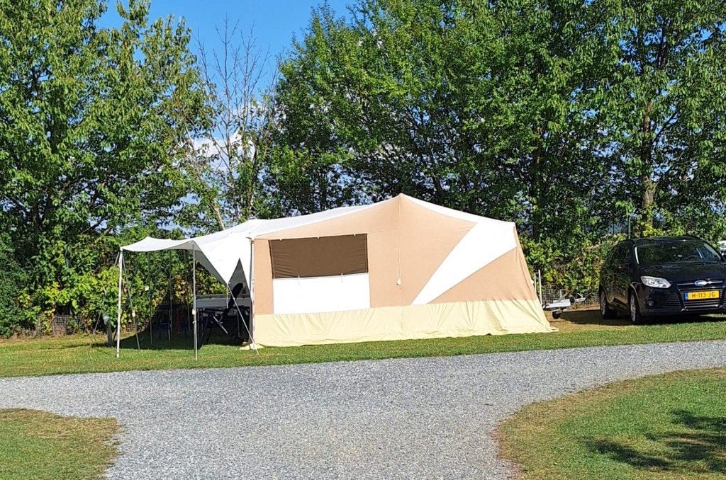Vouwwagen Trigano Olympe GL (2011) met bermkeuken, Caravans en Kamperen, Vouwwagens, Ophalen, Trigano, Beige, Aanwezig