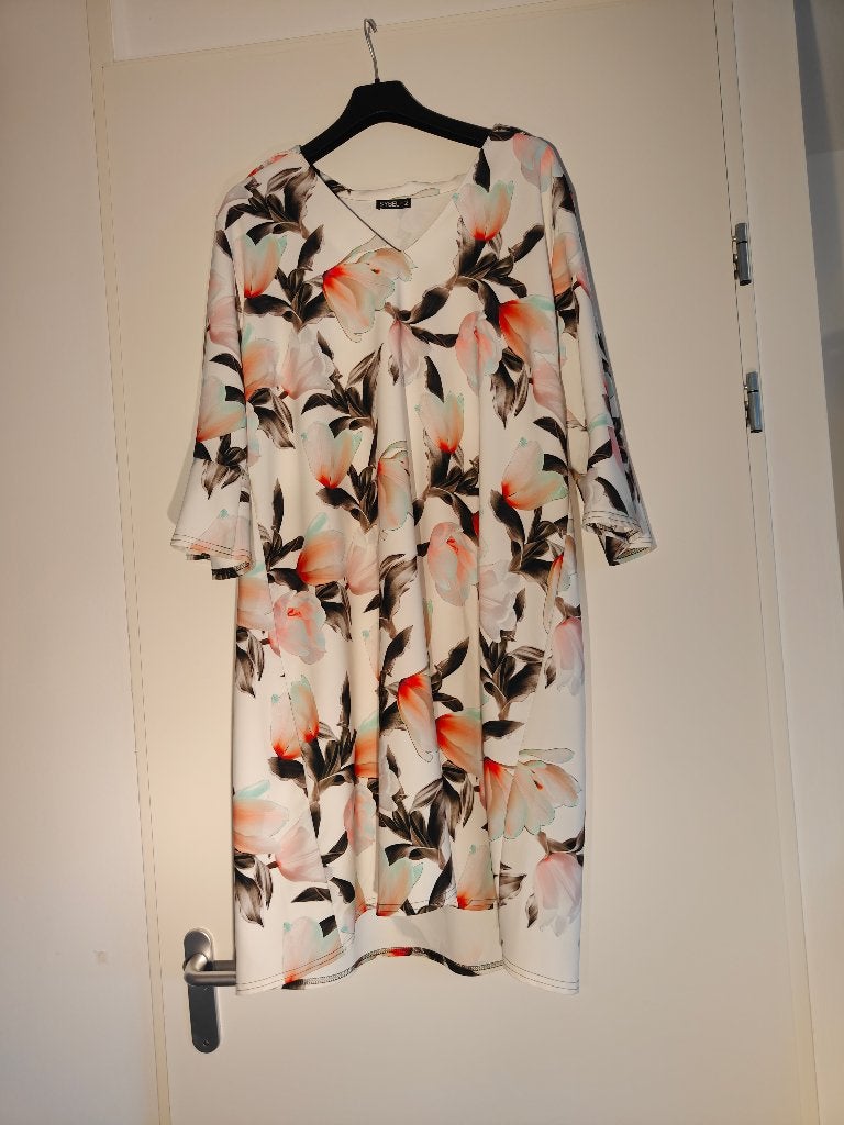 3. Sybel+ jurk met bloemenprint, Kleding | Dames, Ophalen of Verzenden, Zo goed als nieuw, Jurk