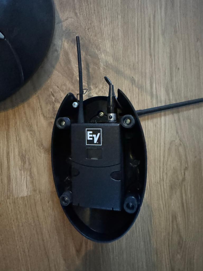 EV Microfoons met draadloze zender en headset, Muziek en Instrumenten, Ophalen, Gebruikt, Overige typen, Draadloos
