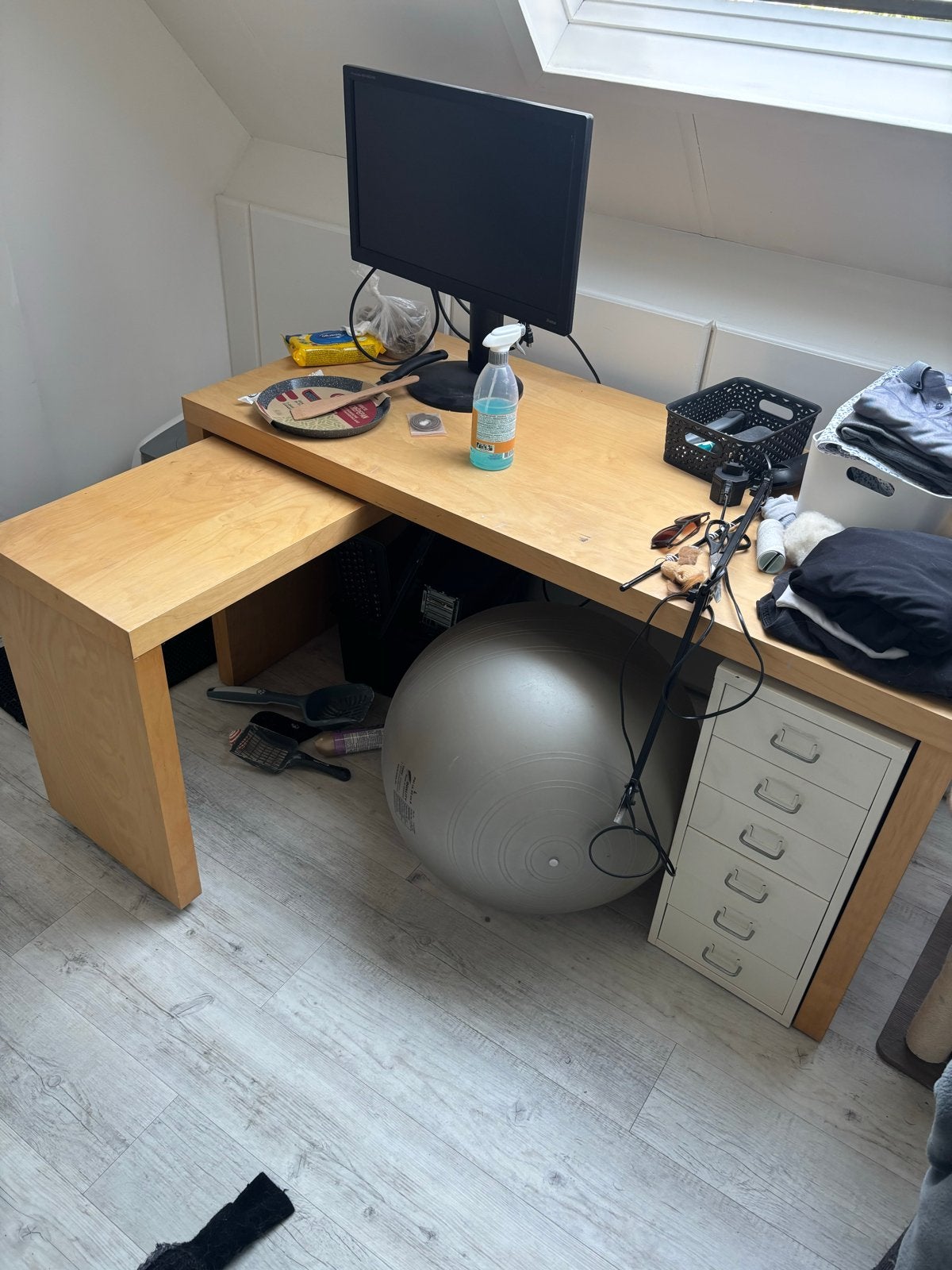Houten hoekbureau met uitschuifbaar blad, Huis en Inrichting, Bureaus, Ophalen, Opbergruimte, Gebruikt, Hout