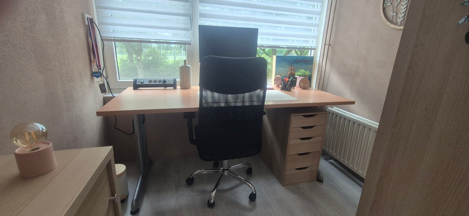 Ruim bureau zonder ladeblok - Ideaal voor thuiskantoor, Huis en Inrichting, Bureaus, Ophalen, Overige typen, Gebruikt, Hout