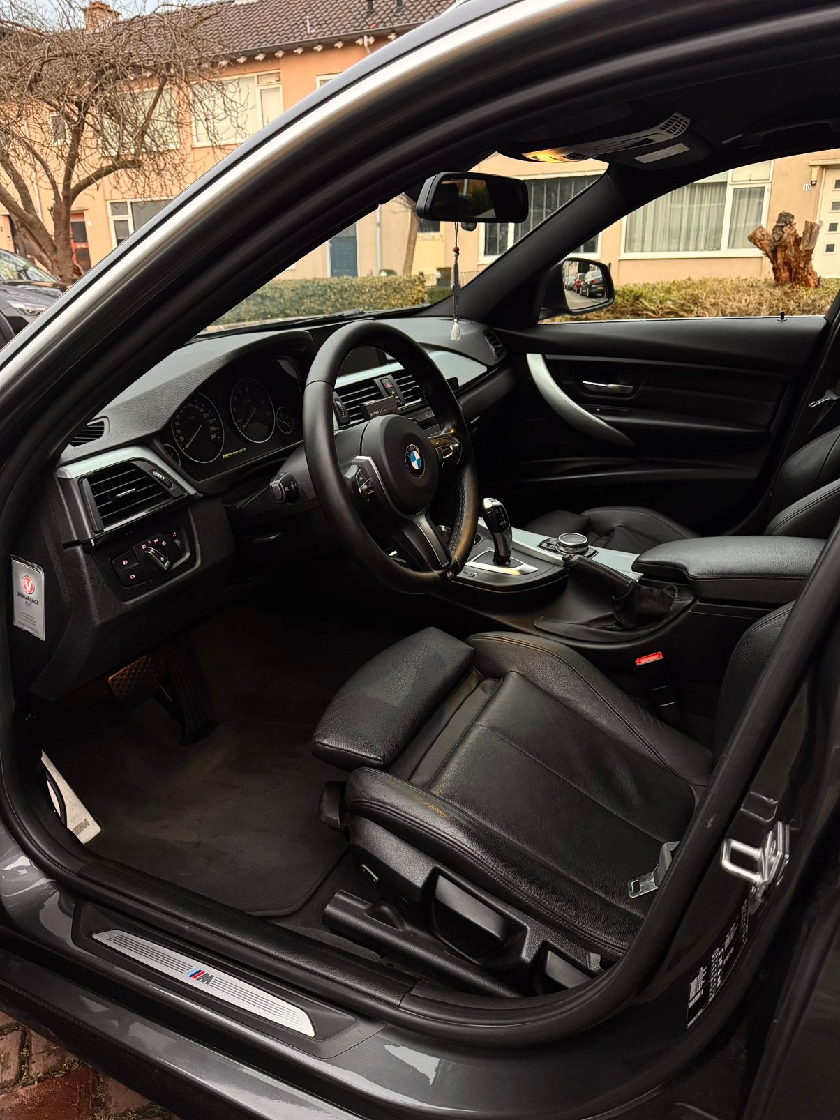 BMW 316i Touring AUT 2015 Grijs M-pakket Volleder Stoelverw, Automaat, Zwart, 4 cilinders, 1445 kg