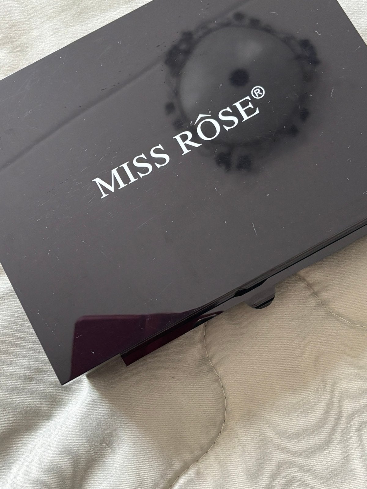 Miss Rose oogschaduw pallet, nieuw, Sieraden, Tassen en Uiterlijk, Uiterlijk | Gezichtsverzorging, Nieuw, Ogen, Ophalen