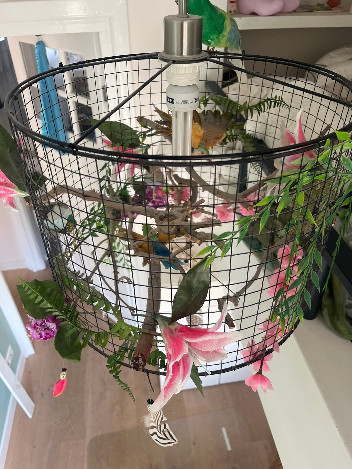 Unieke hanglamp met vogeldecoratie en kunstbloemen, Metaal, Zwart, Zo goed als nieuw, Overige merken