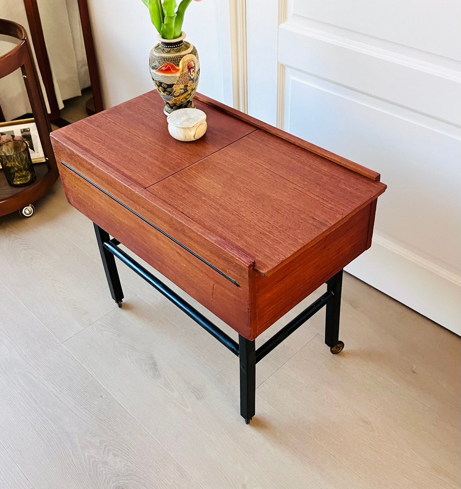 Vintage Teakhouten naaidoos / naaitafel van Opal, Ophalen