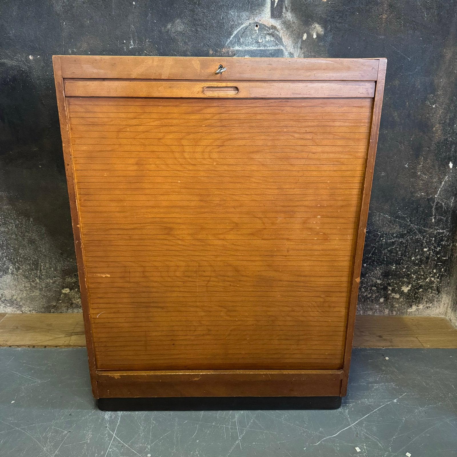 Vintage Roldeurkastje met Sleutel - Houten Archiefkast, Huis en Inrichting, Kasten | Roldeurkasten en Archiefkasten, Ophalen, Gebruikt