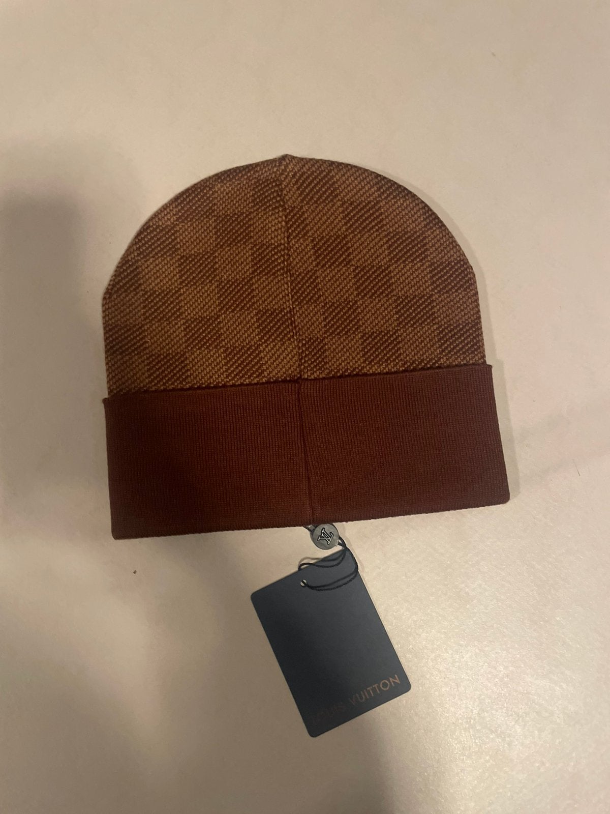 LV mutsen in 4 verschillende kleuren met enorme korting, Verzenden, Nieuw, One size fits all, Hoed