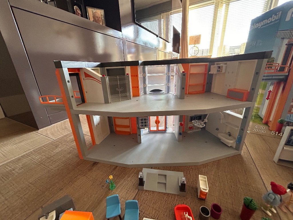 Foto 2 van Playmobil ziekenhuis