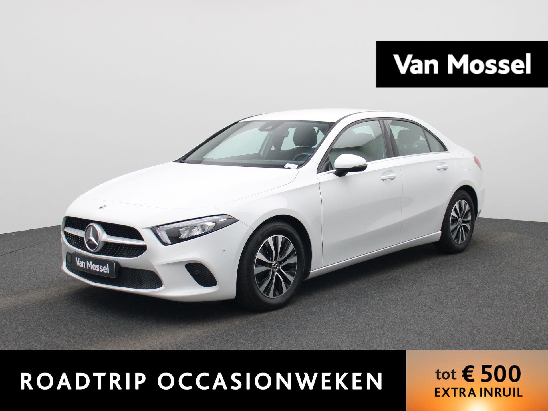Mercedes-Benz A-Klasse Limousine A 180 Luxury Line | Apple C, Auto's, 12 maanden, Gebruikt, Zwart, 4 cilinders