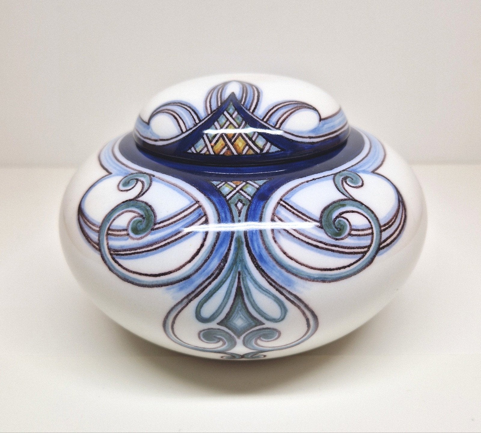 Aardewerk Art Nouveau stijl dekselpot Tichelaar Makkum, 1988, Antiek en Kunst, Antiek | Keramiek en Aardewerk, Ophalen