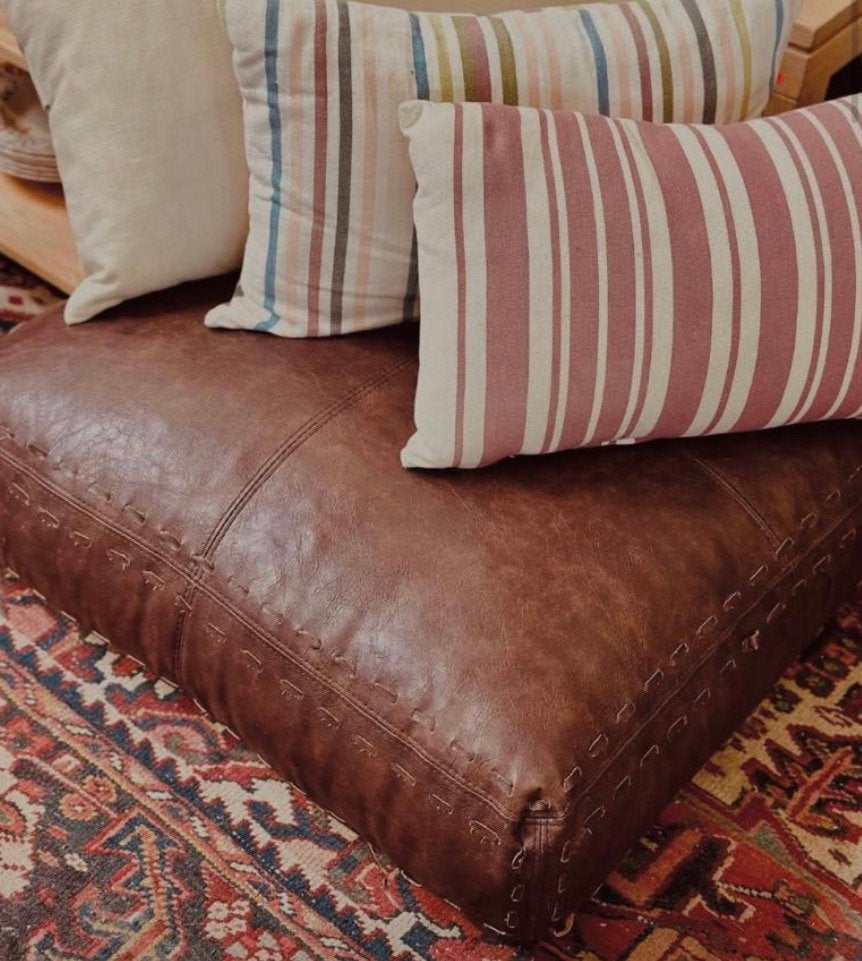Poef leer 75x75x25 aubergine, Ophalen, Zo goed als nieuw, Rond, Leer