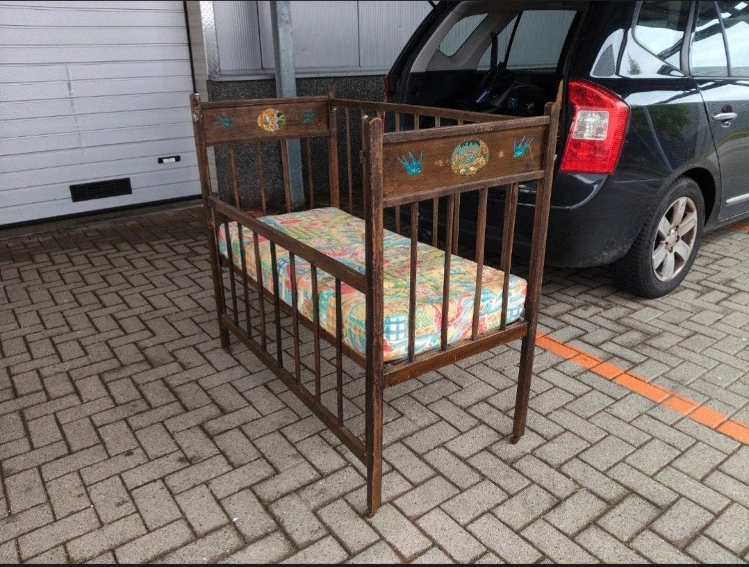 Antiek houten bedje met wieltjes, Kinderen en Baby's, Ophalen, Gebruikt, Ledikant