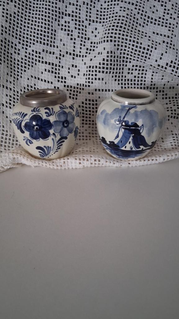 Twee Delfts Blauwe Vaasjes - Handgeschilderd, Ophalen of Verzenden