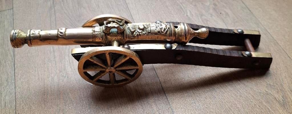 Antiek Messing Kanon met Houder op Wielen - 35 cm, Antiek en Kunst, Ophalen of Verzenden