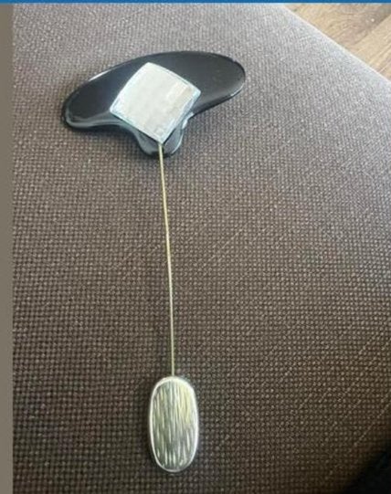 Vintage broche, Witgoed en Apparatuur, Weegschalen, Minder dan 10 kg, Ophalen of Verzenden, Zo goed als nieuw, Personenweegschaal